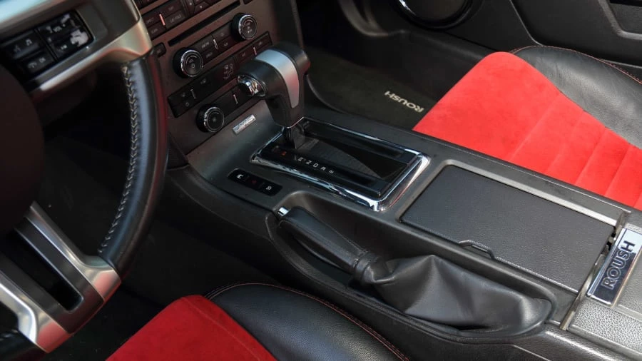 2010 Ford S197 Mustang - Image 28 of 31