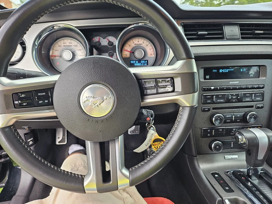 2010 Ford S197 Mustang - Image 7 of 8