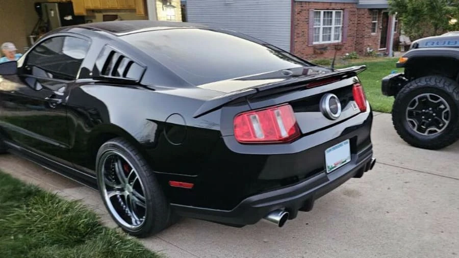 2010 Ford S197 Mustang - Image 2 of 8