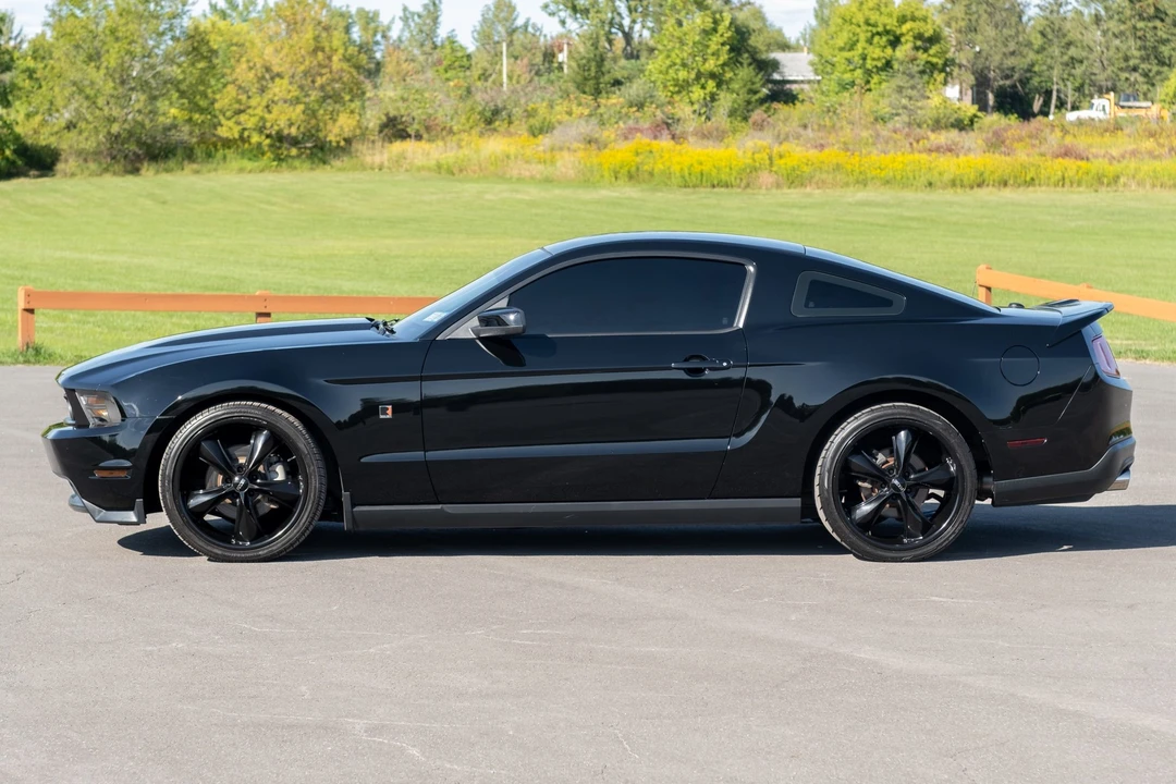 2010 Ford S197 Mustang - Image 2 of 31