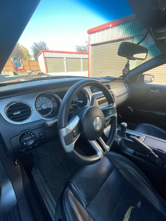 2010 Ford S197 Mustang - Image 11 of 21