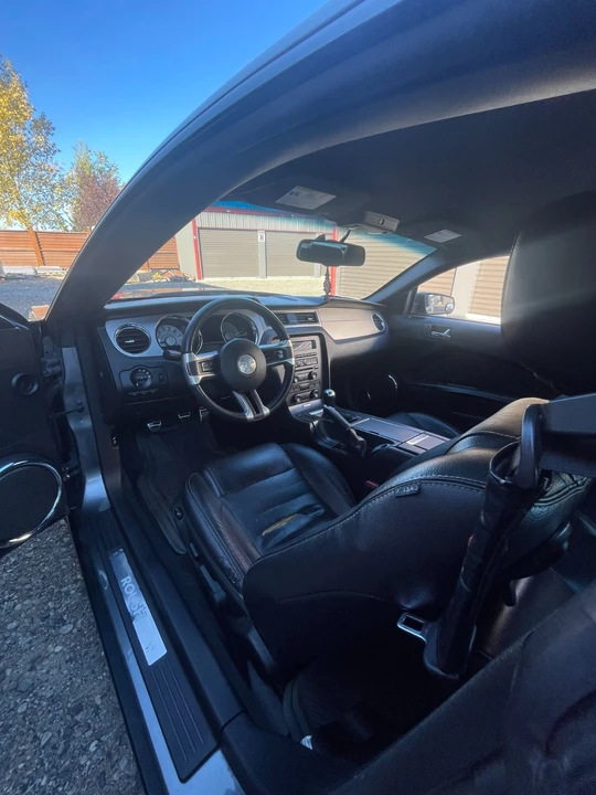 2010 Ford S197 Mustang - Image 13 of 21