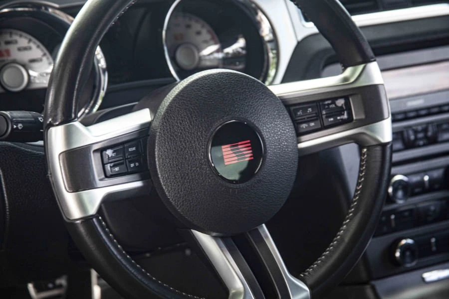 2010 Ford S197 Mustang - Image 15 of 21