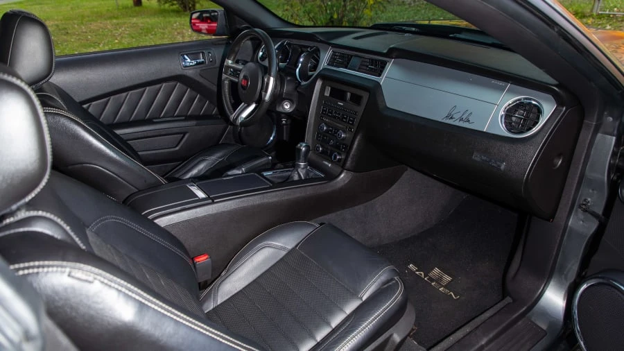2010 Ford S197 Mustang - Image 5 of 16