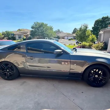 2010 Ford Mustang Shelby GT500 Coupe 2D