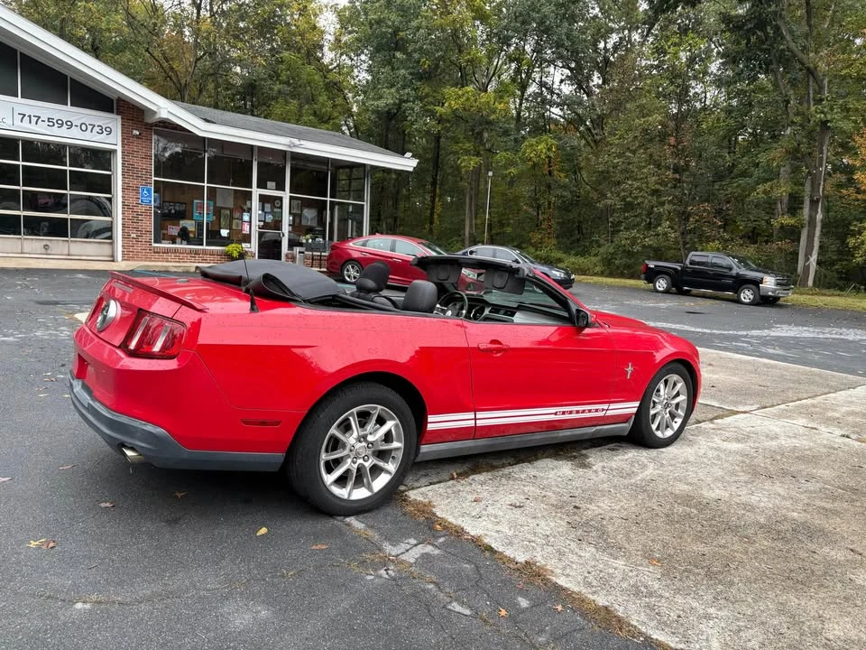2010 Ford S197 Mustang - Image 3 of 10