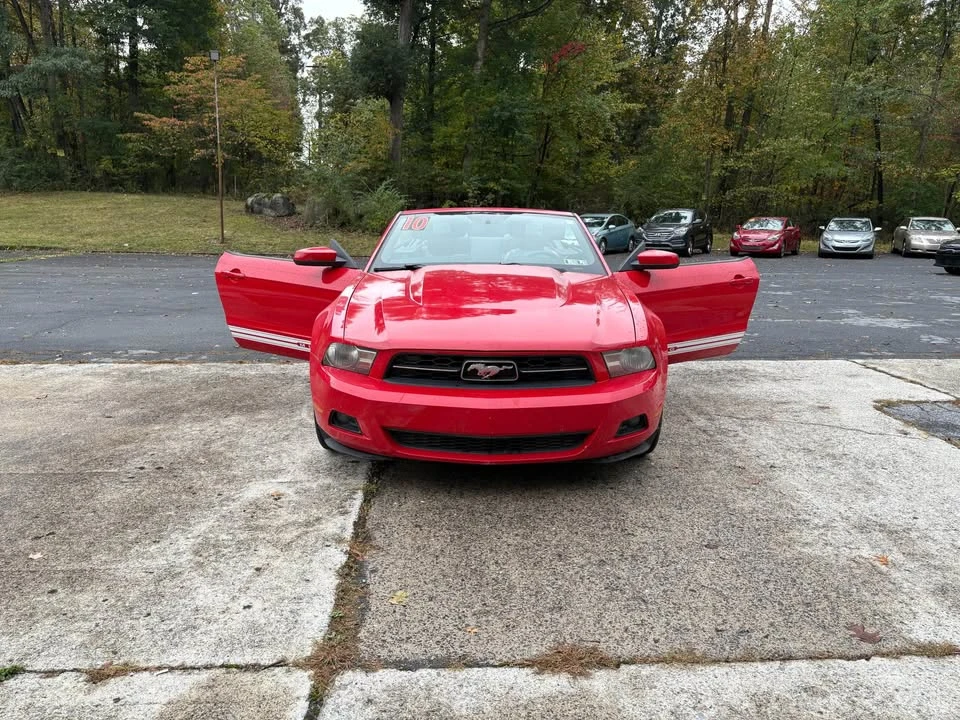 2010 Ford S197 Mustang - Image 6 of 10