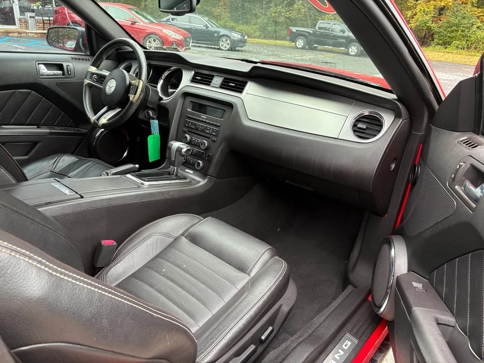 2010 Ford S197 Mustang - Image 8 of 10