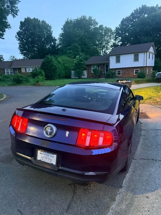 2010 Ford S197 Mustang - Image 2 of 7