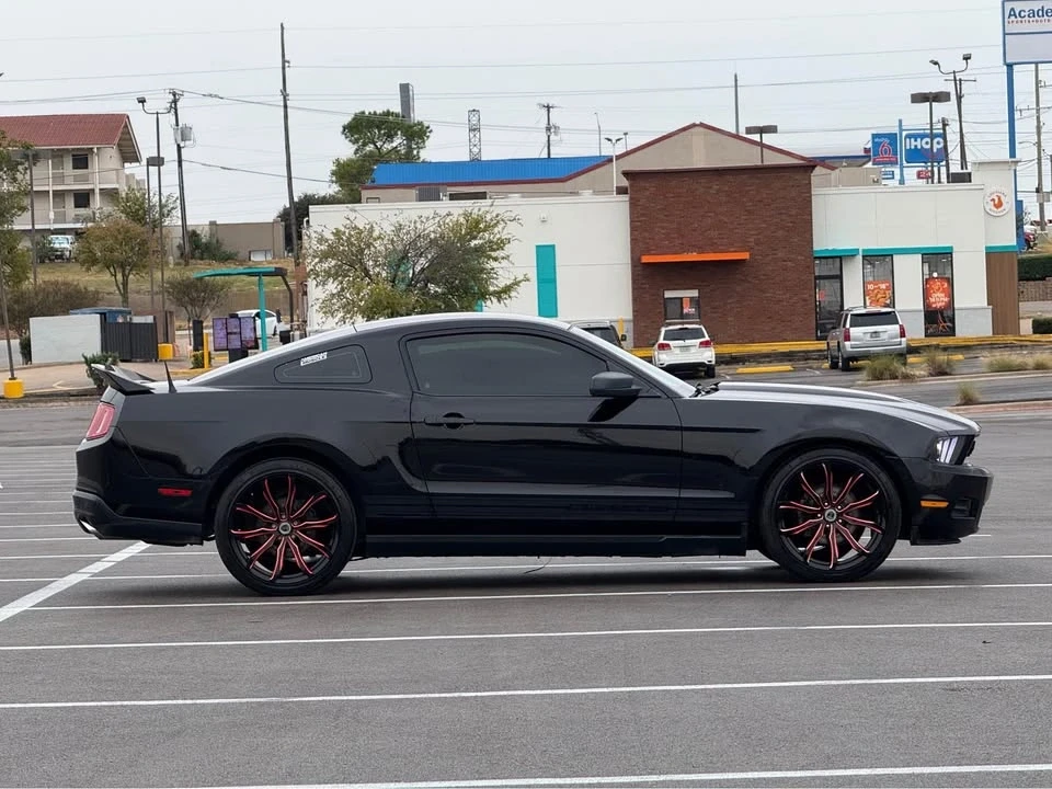 2010 Ford S197 Mustang - Image 5 of 9