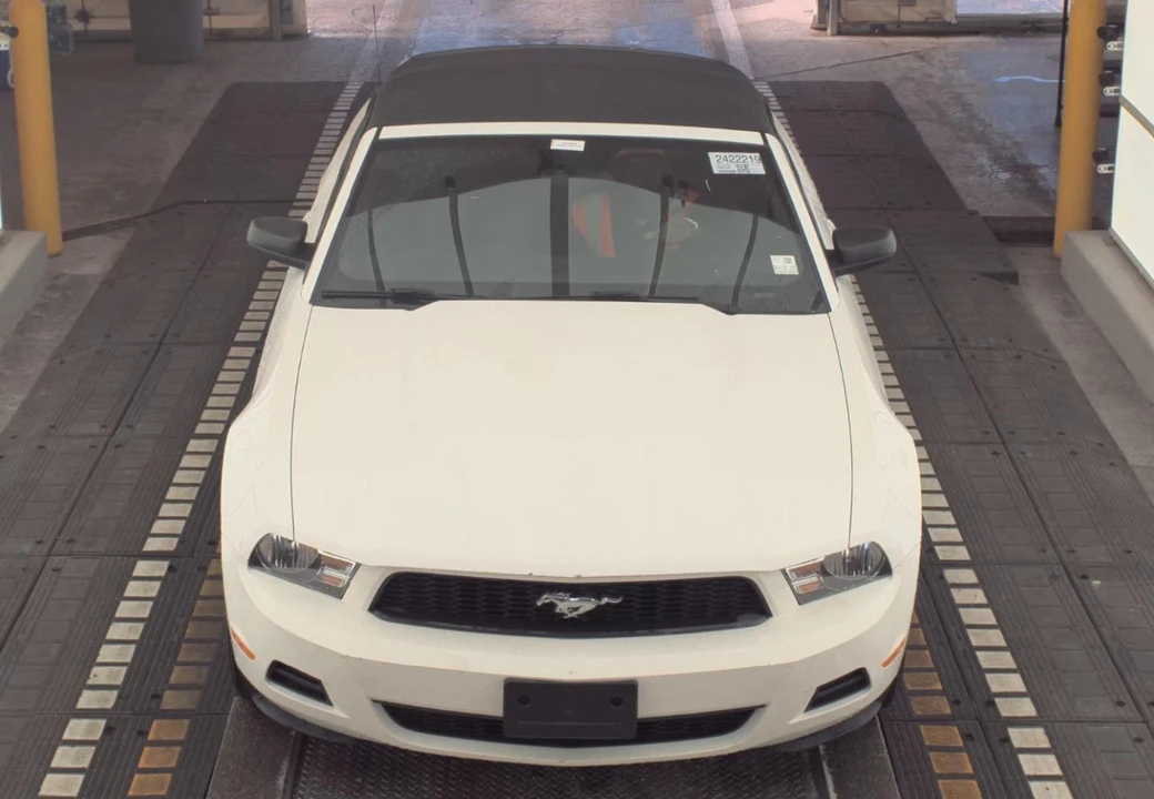 2010 Ford S197 Mustang - Image 2 of 12