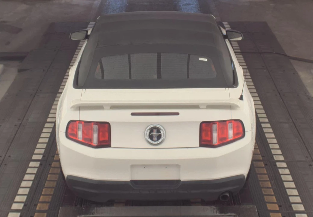 2010 Ford S197 Mustang - Image 6 of 12