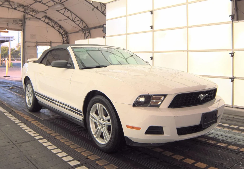 2010 Ford S197 Mustang - Image 4 of 12