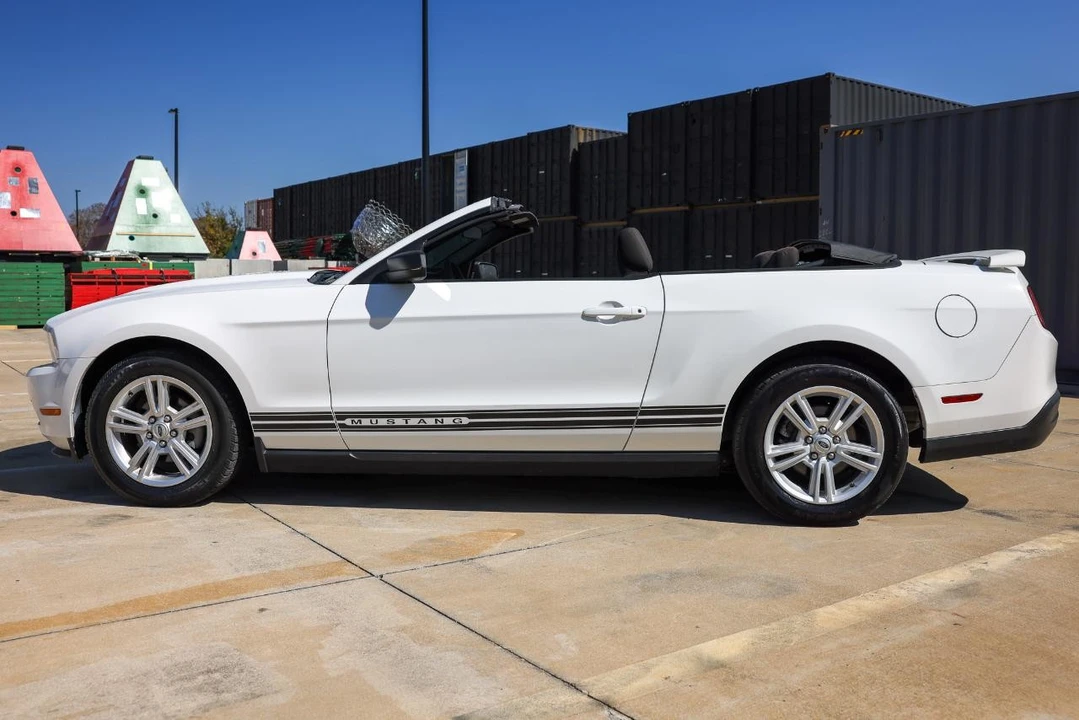 2010 Ford S197 Mustang - Image 3 of 21