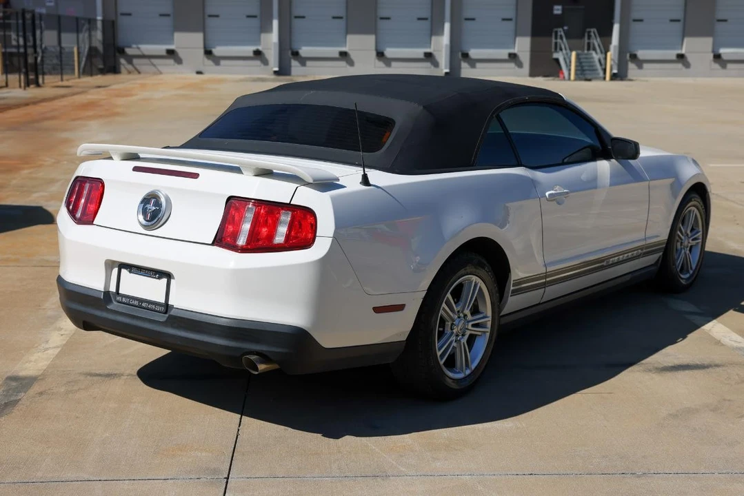 2010 Ford S197 Mustang - Image 11 of 21