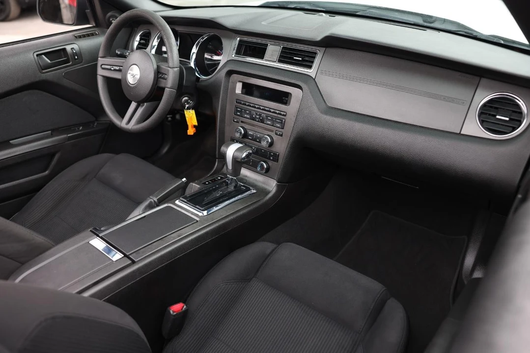 2010 Ford S197 Mustang - Image 18 of 21