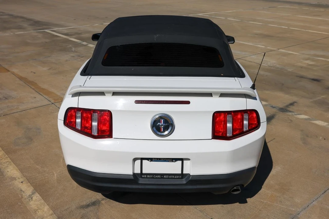 2010 Ford S197 Mustang - Image 8 of 12