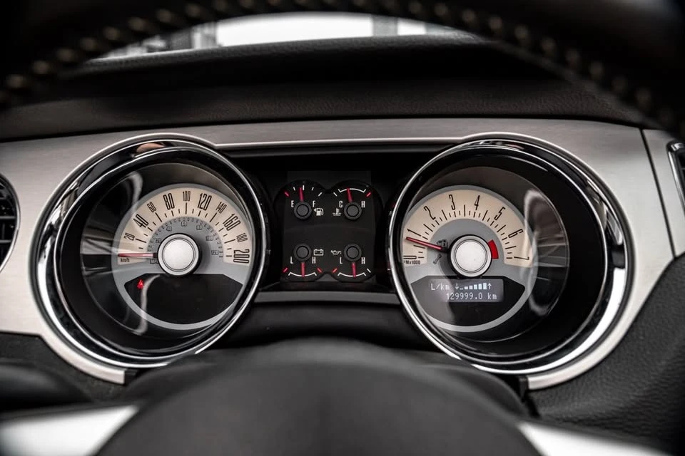2010 Ford S197 Mustang - Image 11 of 13