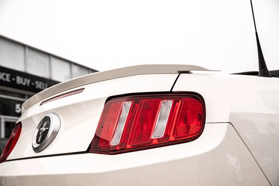 2010 Ford S197 Mustang - Image 10 of 13