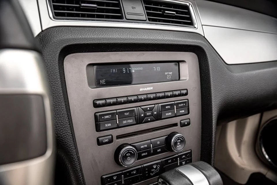 2010 Ford S197 Mustang - Image 12 of 13