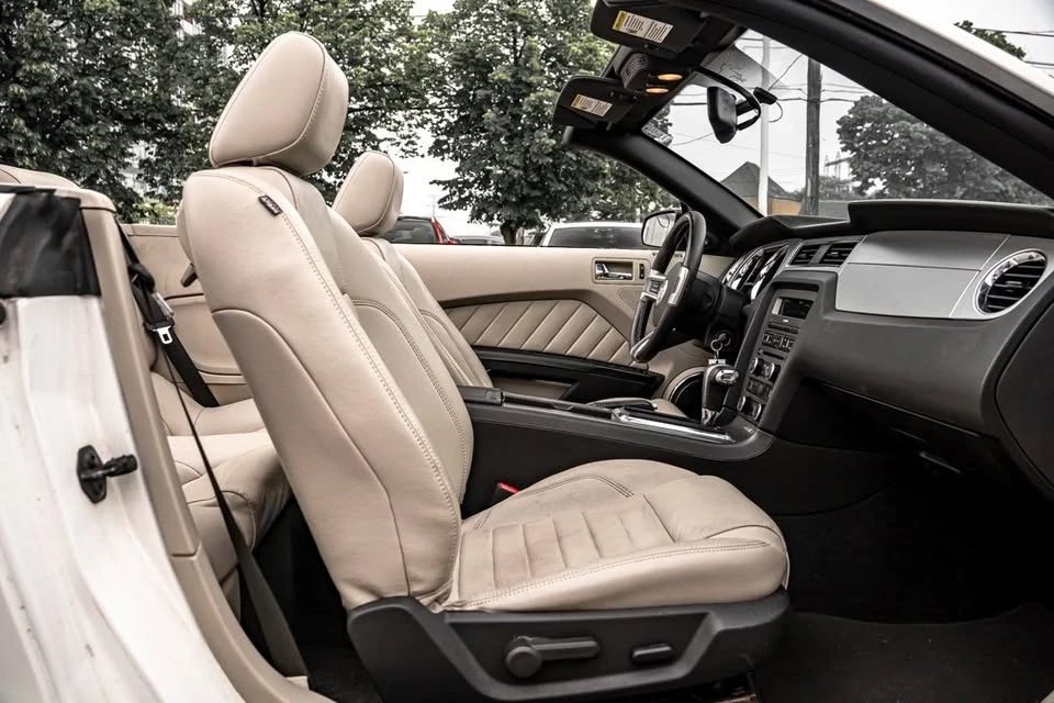 2010 Ford S197 Mustang - Image 8 of 13