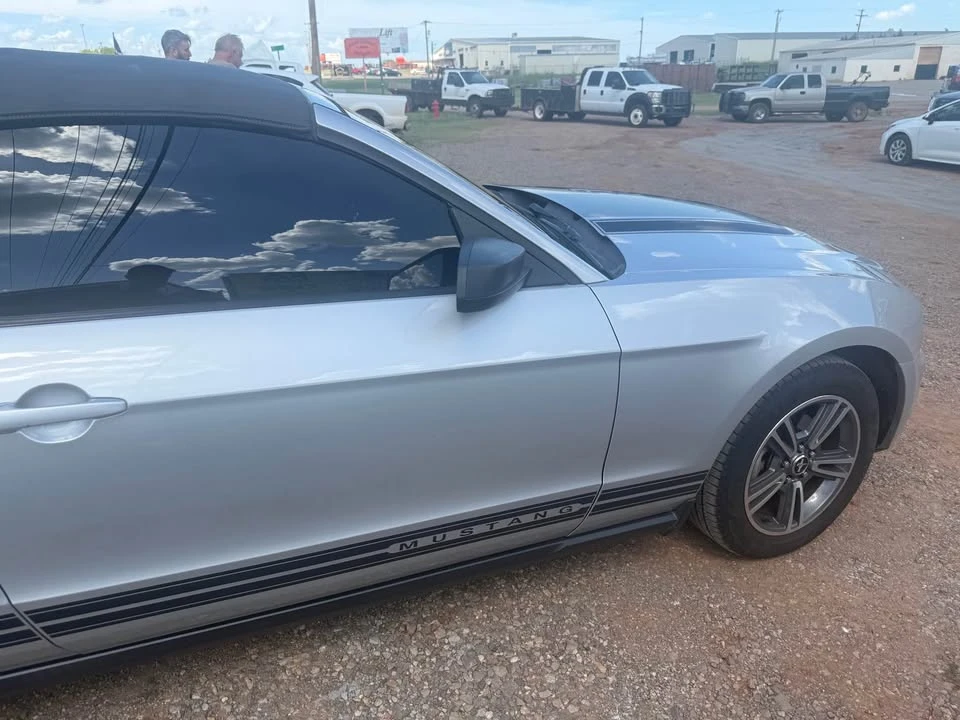 2010 Ford S197 Mustang - Image 2 of 7