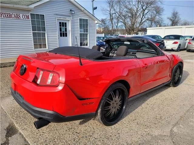 2010 Ford S197 Mustang - Image 5 of 12