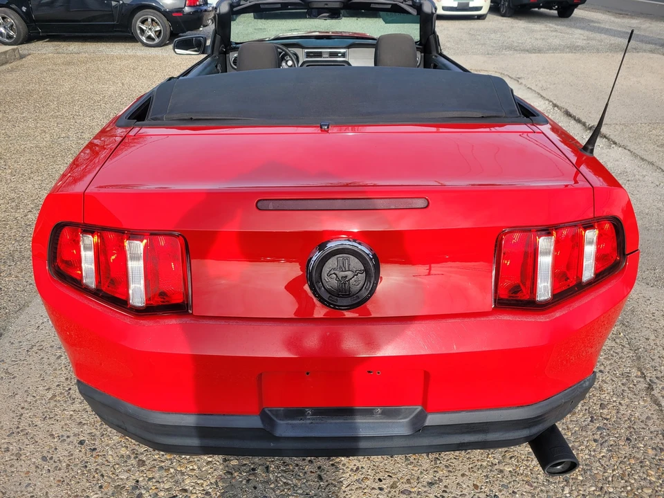 2010 Ford S197 Mustang - Image 20 of 31