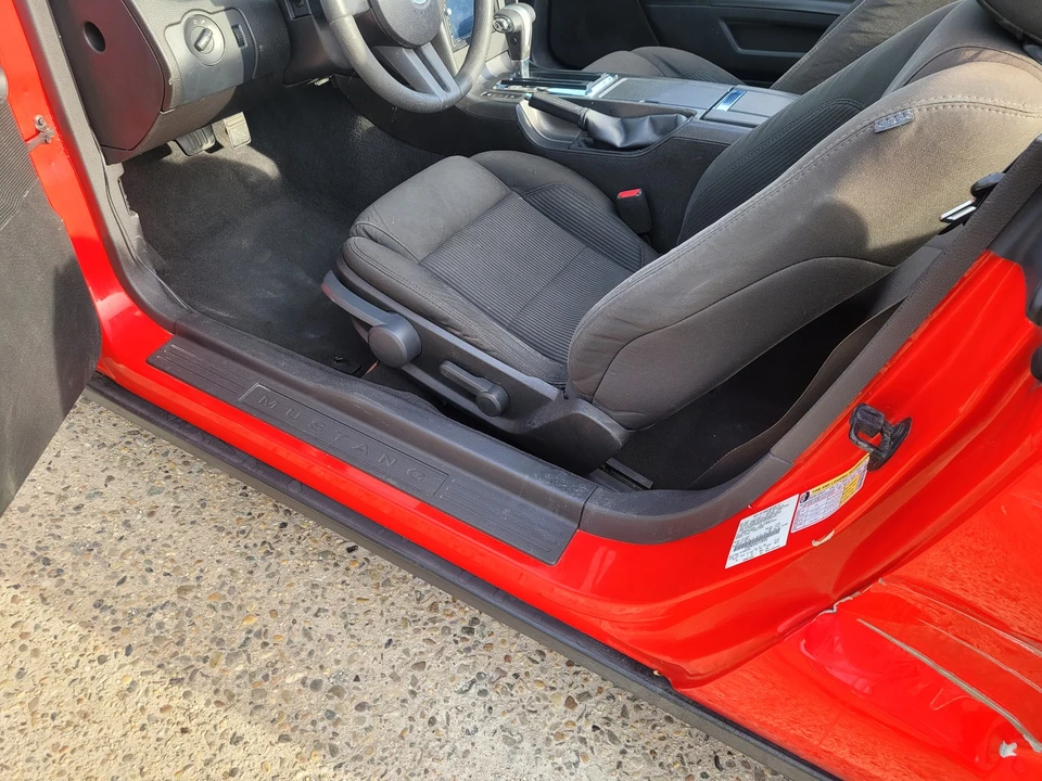 2010 Ford S197 Mustang - Image 14 of 31