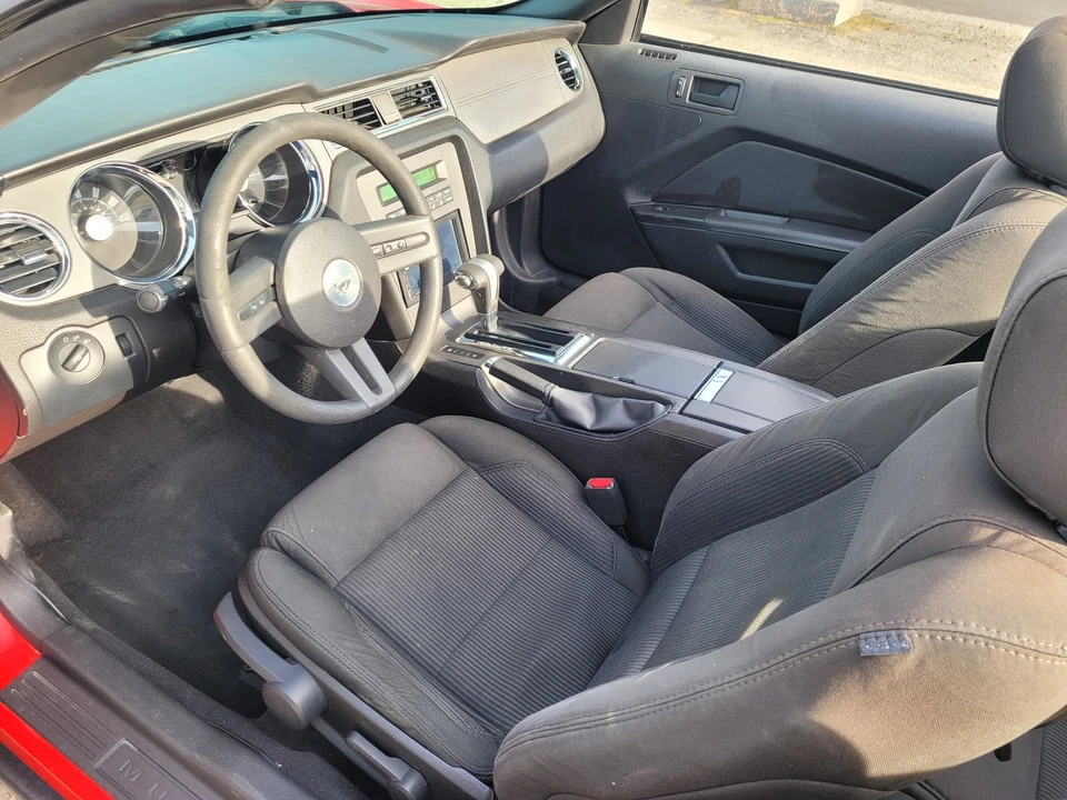 2010 Ford S197 Mustang - Image 28 of 31