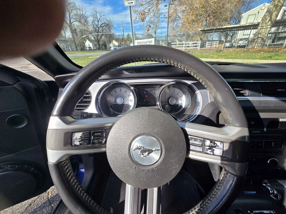 2010 Ford S197 Mustang - Image 11 of 14