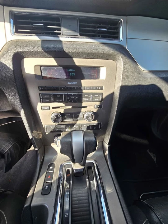 2010 Ford S197 Mustang - Image 12 of 14