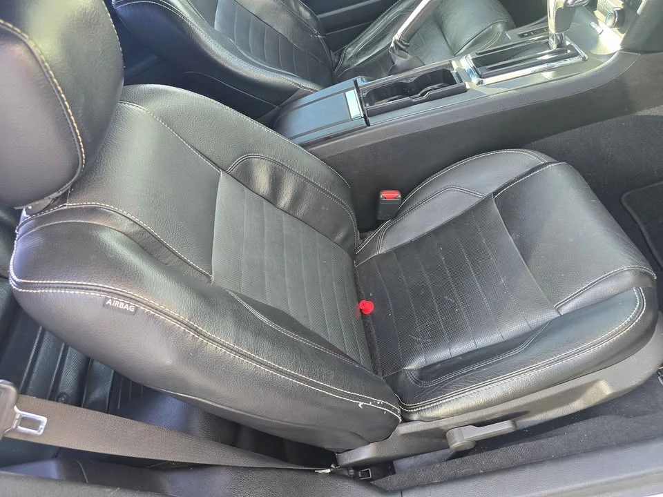 2010 Ford S197 Mustang - Image 6 of 14