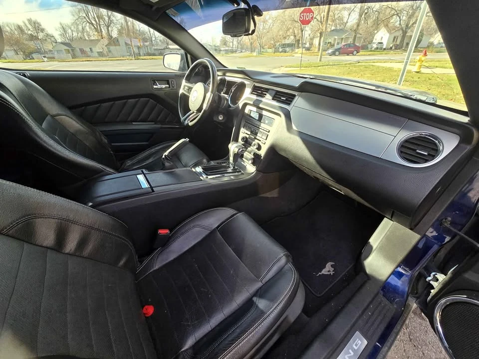 2010 Ford S197 Mustang - Image 8 of 14