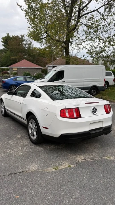 2010 Ford S197 Mustang - Image 4 of 11