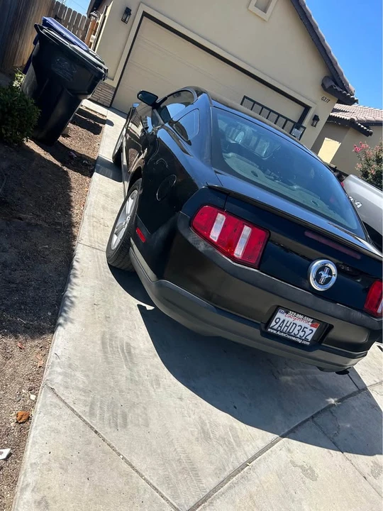 2010 Ford S197 Mustang - Image 3 of 3