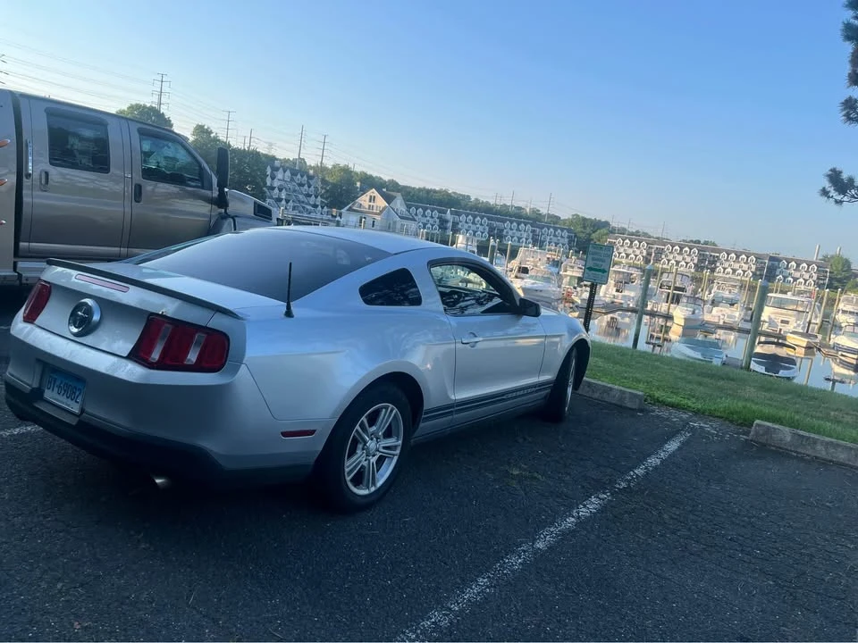 2010 Ford S197 Mustang - Image 2 of 3