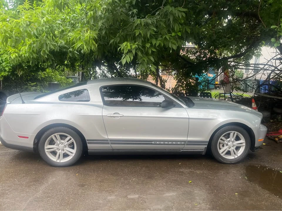 2010 Ford S197 Mustang - Image 3 of 3