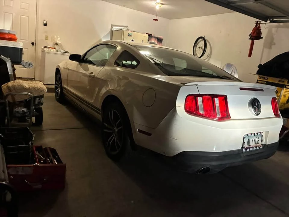 2010 Ford S197 Mustang - Image 3 of 5