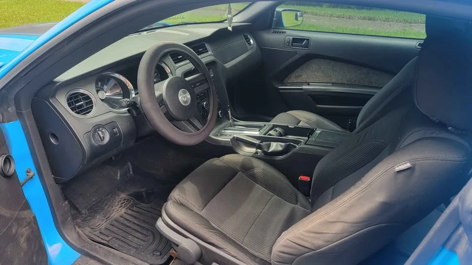 2010 Ford S197 Mustang - Image 5 of 6
