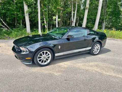 2010 Ford Mustang V6 Coupe 2D