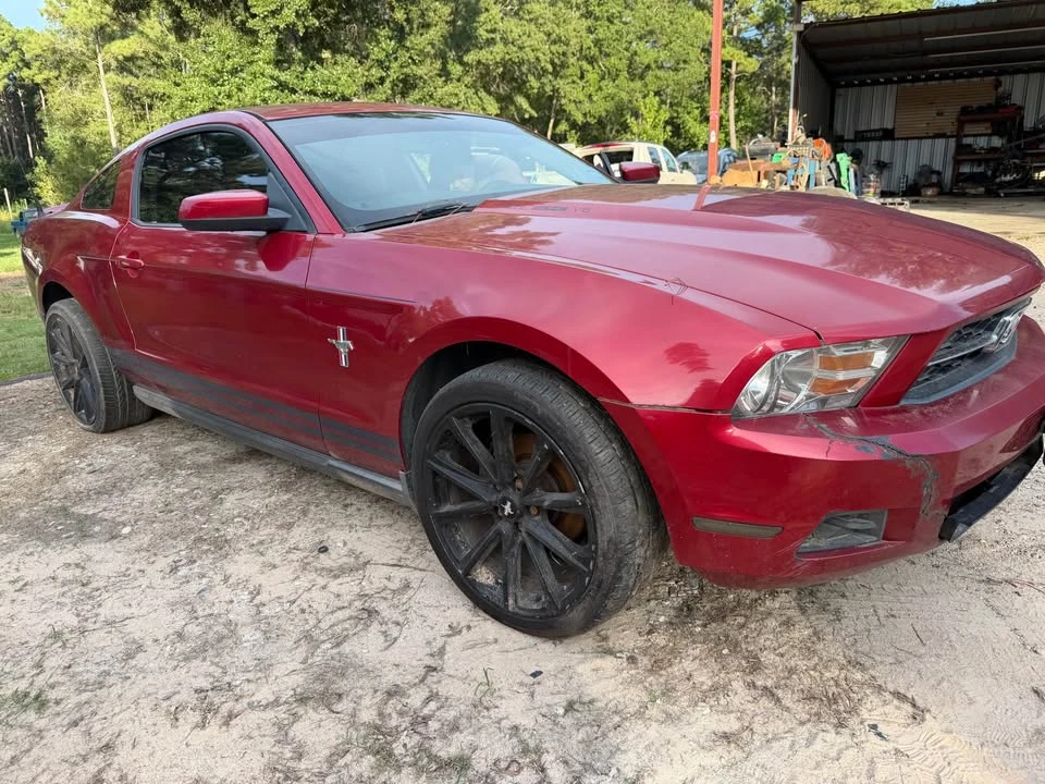 2010 Ford S197 Mustang - Image 2 of 10