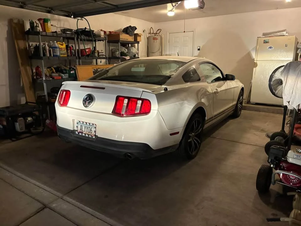 2010 Ford S197 Mustang - Image 2 of 5