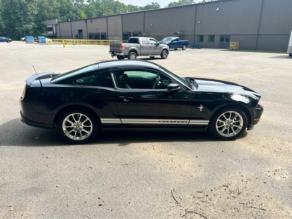 2010 Ford S197 Mustang - Image 2 of 4