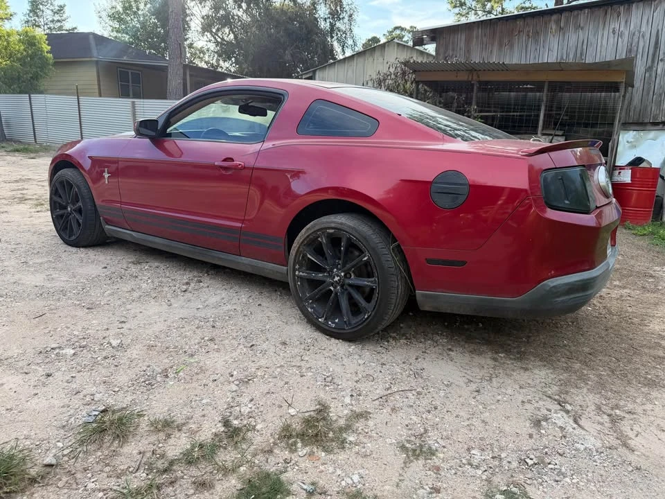 2010 Ford S197 Mustang - Image 4 of 10