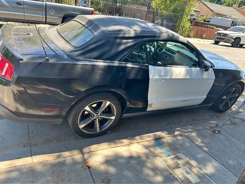 2010 Ford Mustang V6 Coupe 2D