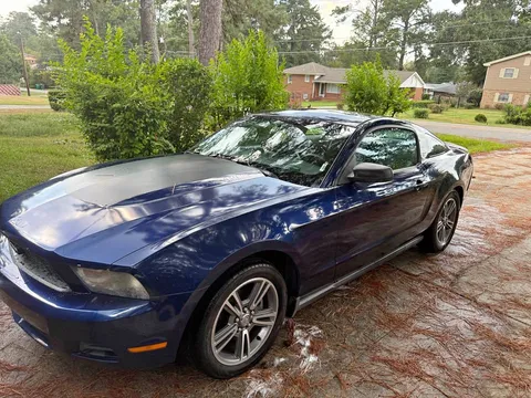 2010 Ford Mustang V6 Coupe 2D