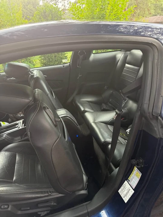 2010 Ford S197 Mustang - Image 3 of 7