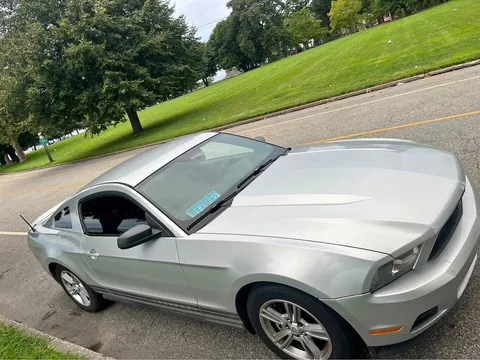 2010 Ford Mustang V6 Coupe 2D