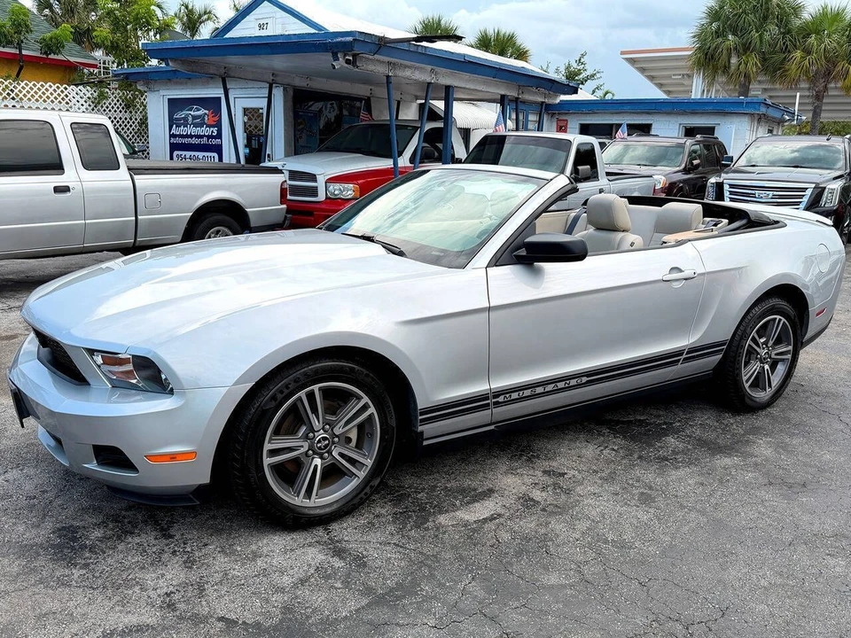 2010 Ford S197 Mustang - Image 19 of 31
